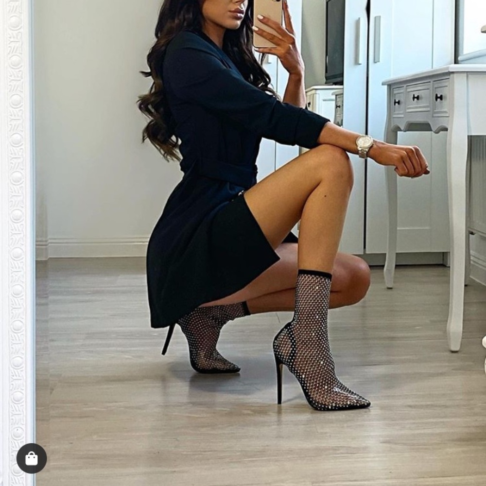 Fishnet Heels - Picture 3 of 7